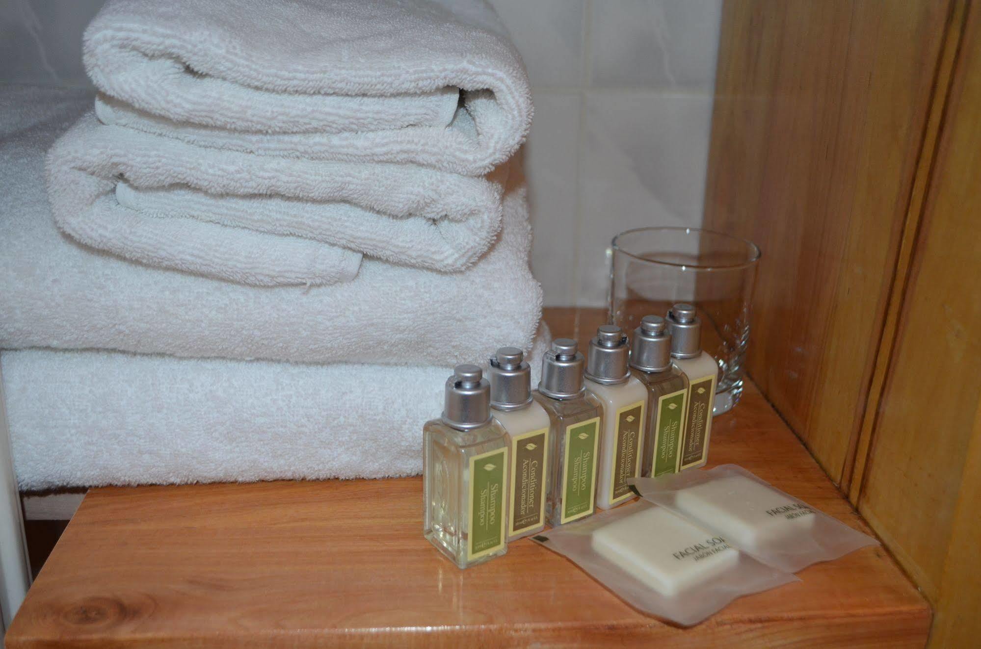 Hotel Aquaterra Puerto Natales Extérieur photo
